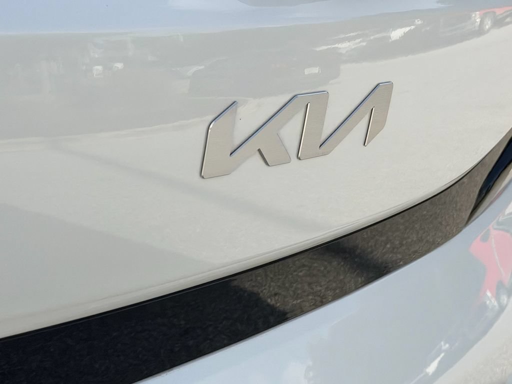 Used 2025 Kia Soul LX w/ LX Technology Package FWD image 15