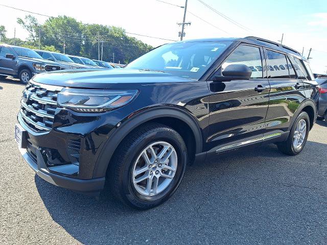 Certified 2025 Ford Explorer Active AWD/4WD image 3