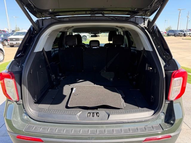 Certified 2022 Ford Explorer XLT w/ Equipment Group 202A image 7