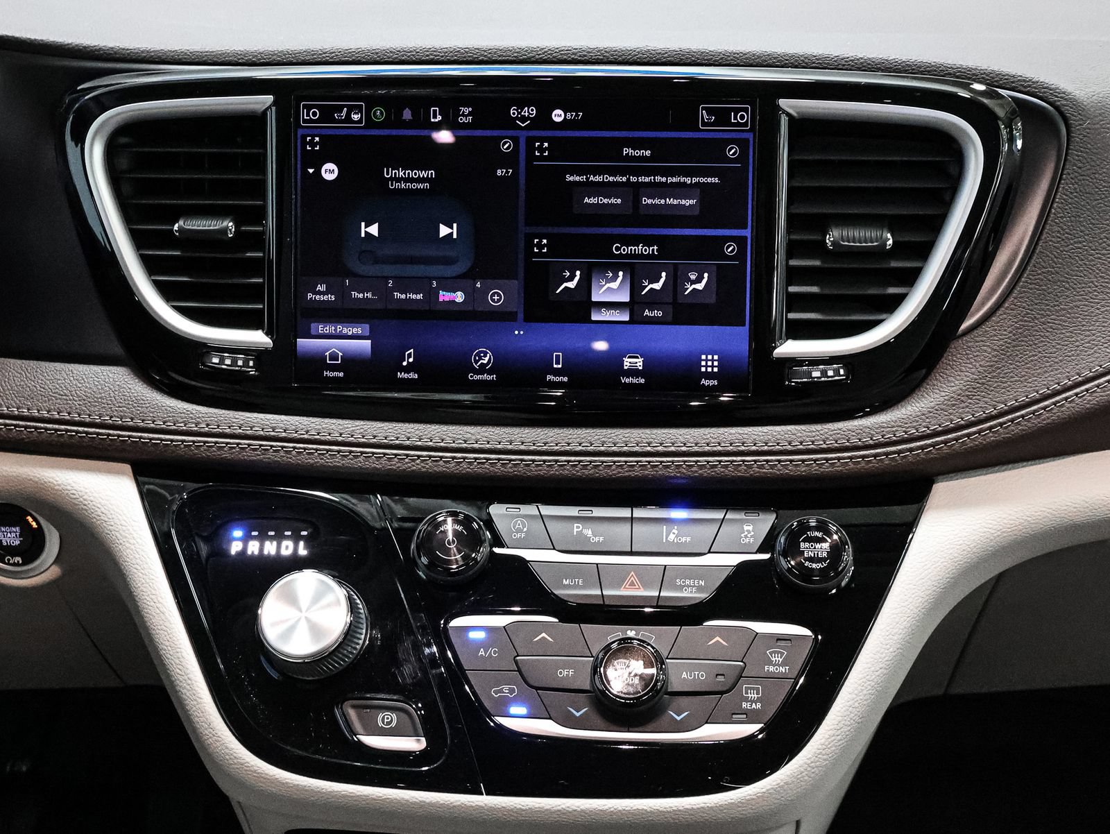 Used 2021 Chrysler Pacifica Touring-L FWD image 27