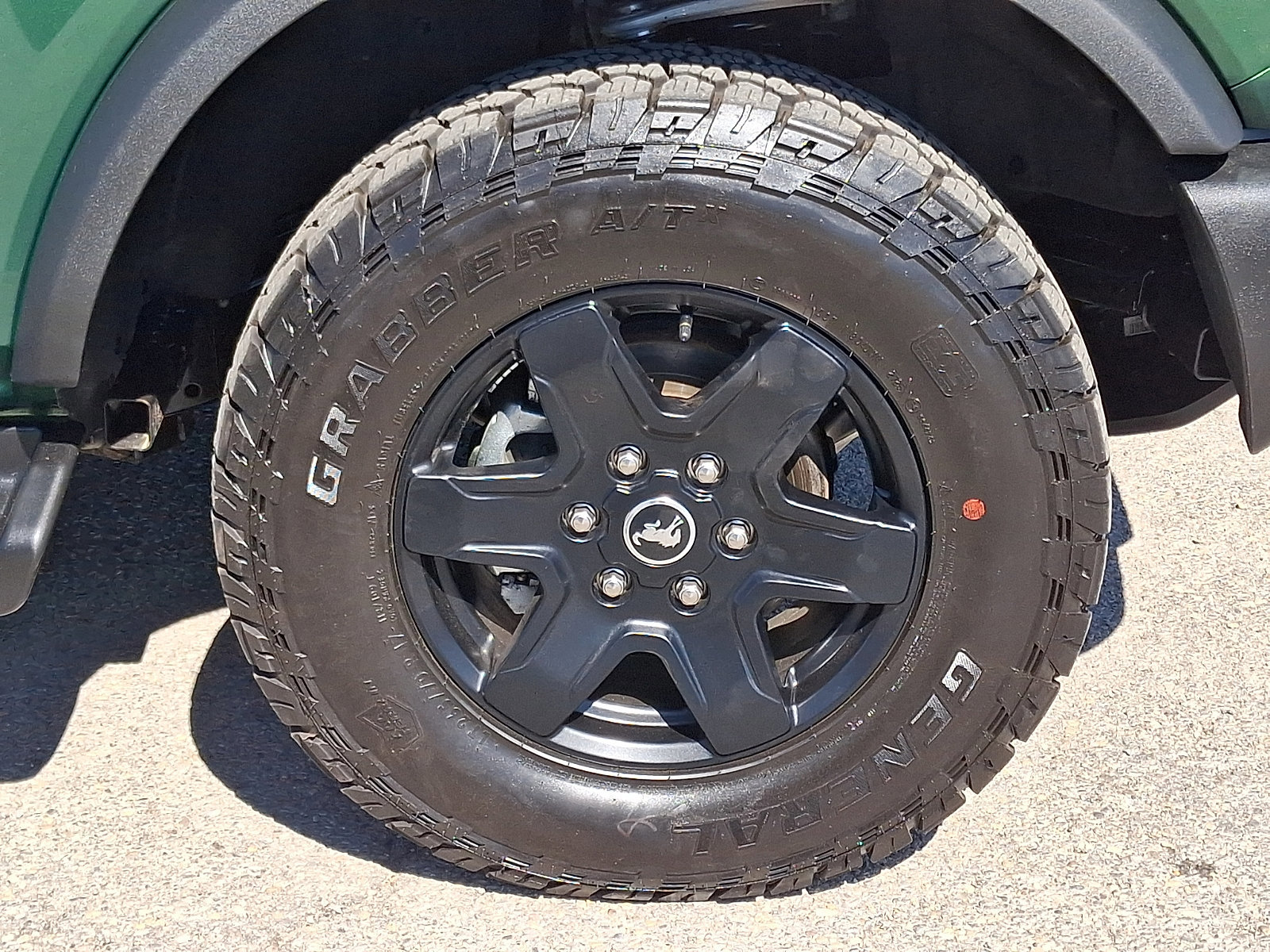 Certified 2025 Ford Bronco Outer Banks w/ Black Appearance Package image 8