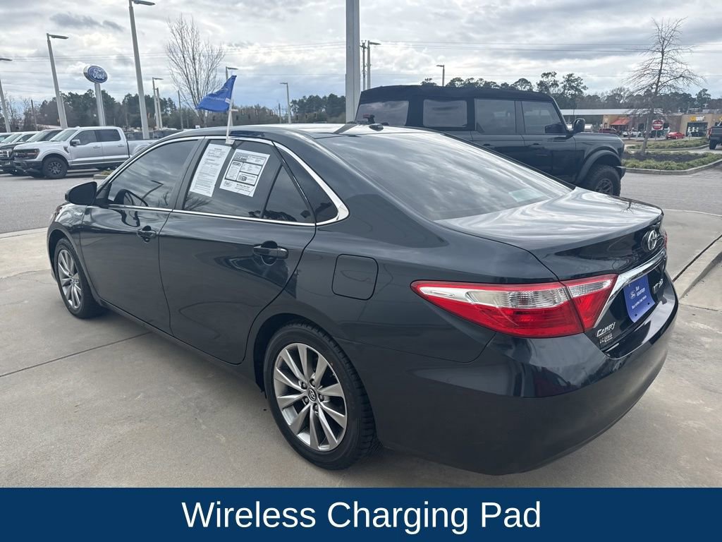 Used 2017 Toyota Camry XLE image 2