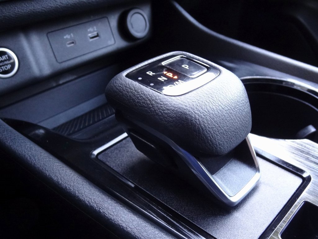 Used 2023 Nissan Rogue SV image 34