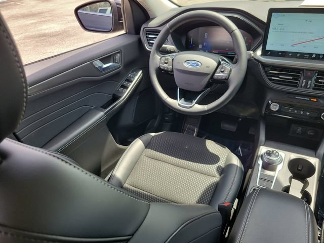 Certified 2025 Ford Escape SE FWD image 16