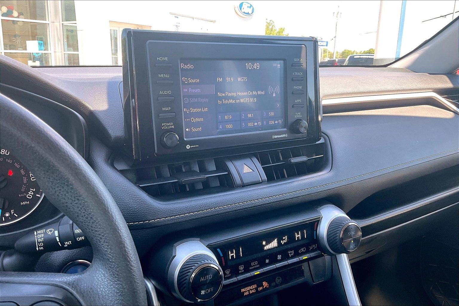 Used 2020 Toyota RAV4 XLE w/ All Weather Liner Package AWD/4WD image 6