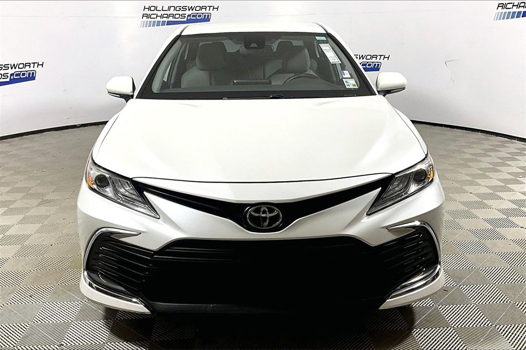 Used 2021 Toyota Camry XLE image 2