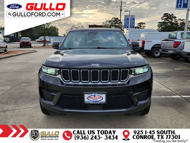 Used 2023 Jeep Grand Cherokee Laredo w/ Trailer Tow Prep Group (B) image 2