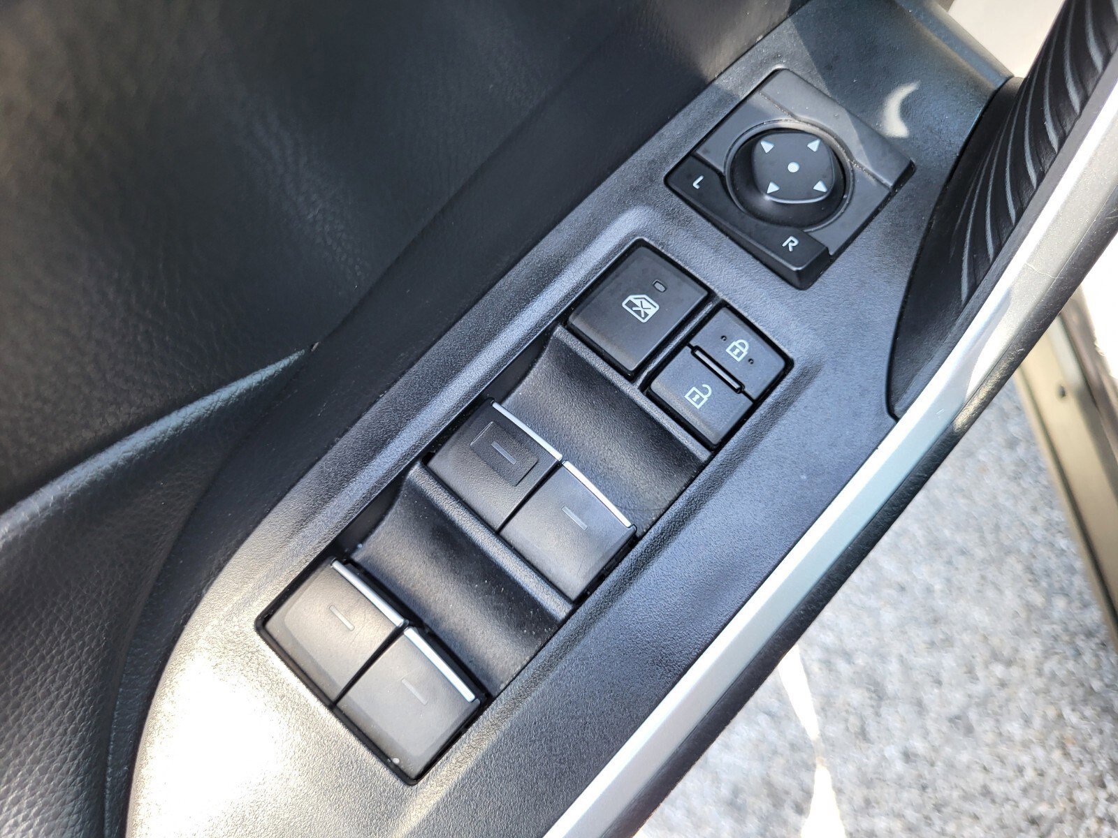 Used 2024 Toyota RAV4 XLE image 18