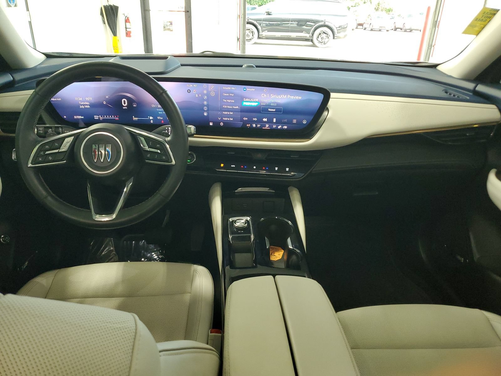 Used 2024 Buick Envision Avenir AWD/4WD image 10