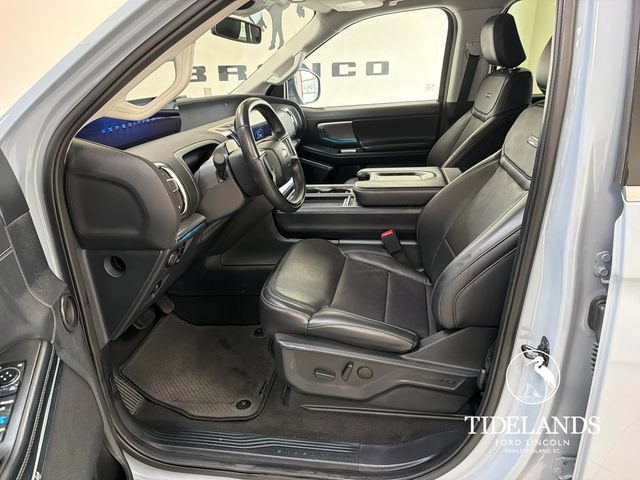 Certified 2025 Ford Expedition Platinum w/ Driver's Package AWD/4WD image 11