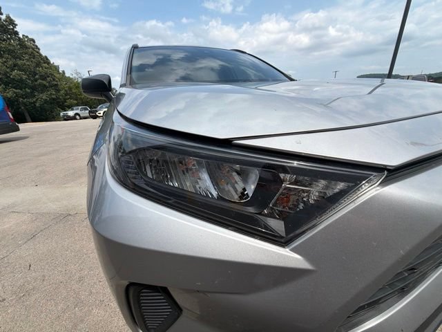 Used 2019 Toyota RAV4 LE w/ Carpet Mat Package FWD image 19