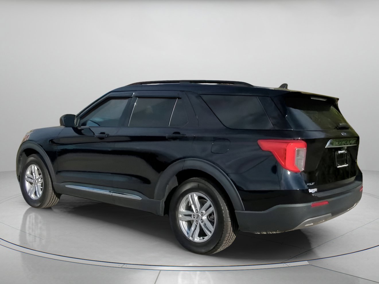 Certified 2022 Ford Explorer XLT w/ Equipment Group 202A image 12