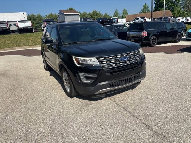Certified 2017 Ford Explorer XLT w/ Equipment Group 202A FWD image 16