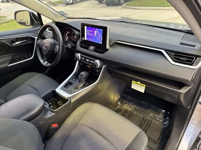Used 2025 Toyota RAV4 XLE image 13