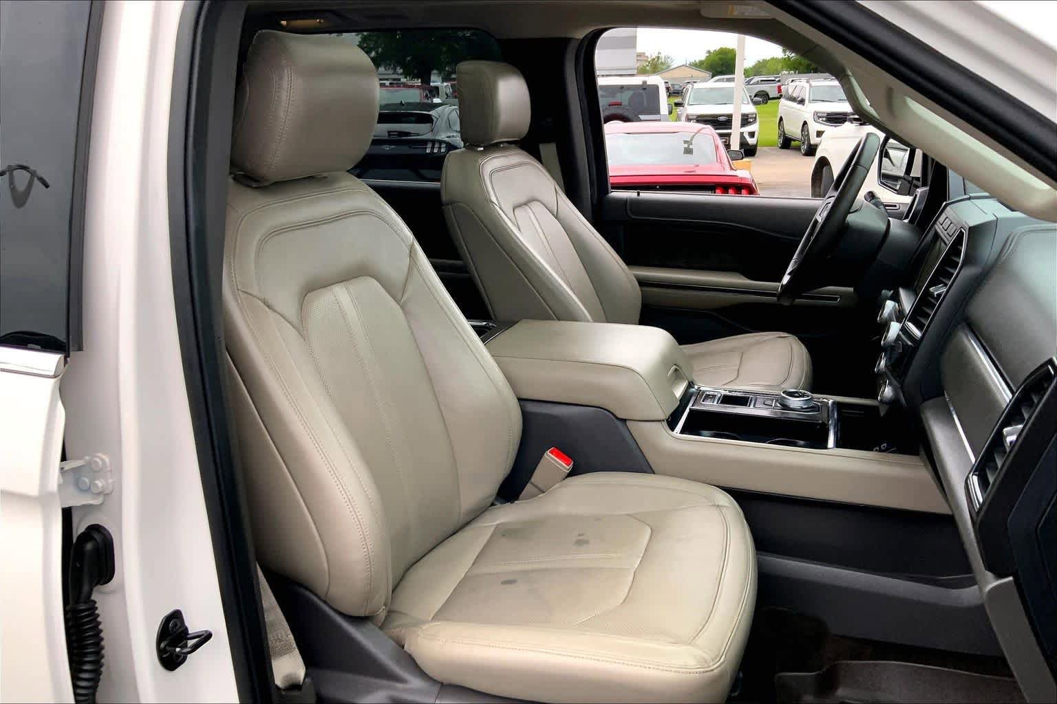 Certified 2019 Ford Expedition Limited w/ Texas Edition Package RWD image 9