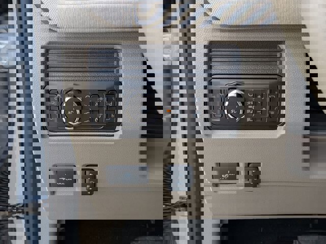 Certified 2025 Ford F350 Platinum w/ Platinum Plus Package image 17