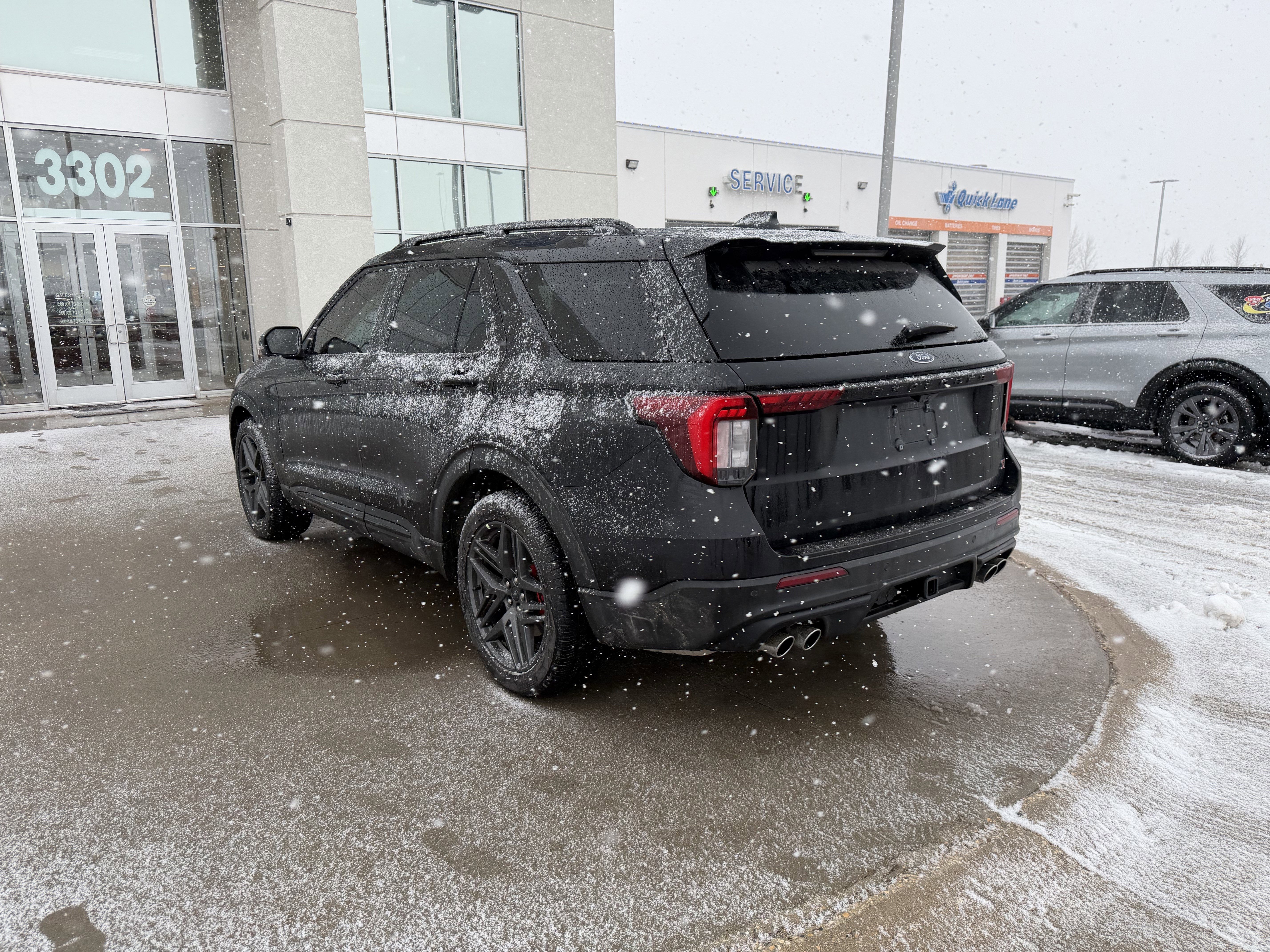 Certified 2025 Ford Explorer ST w/ Sun And Sound Package image 3