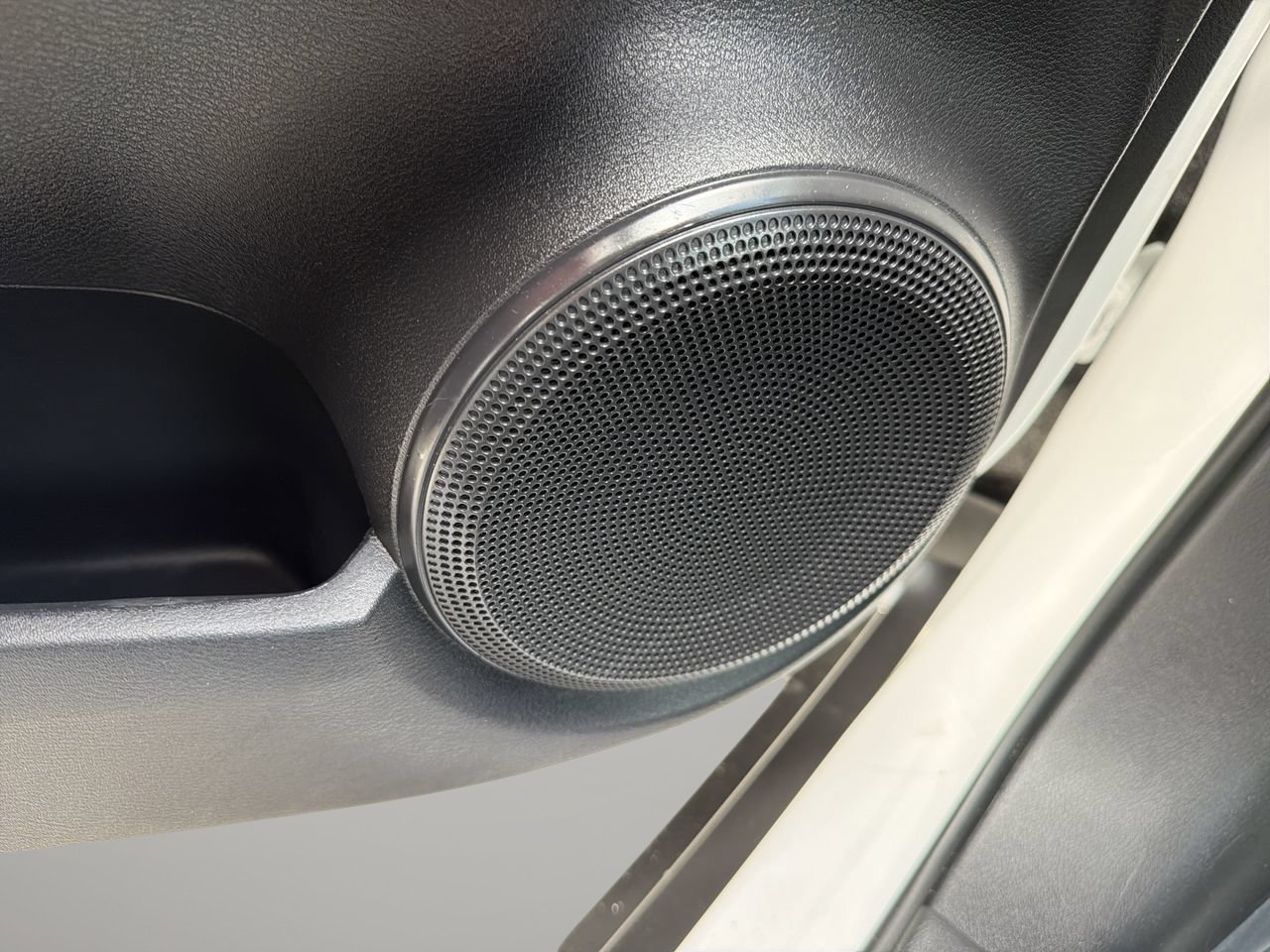 Used 2024 Nissan Kicks SV FWD image 18