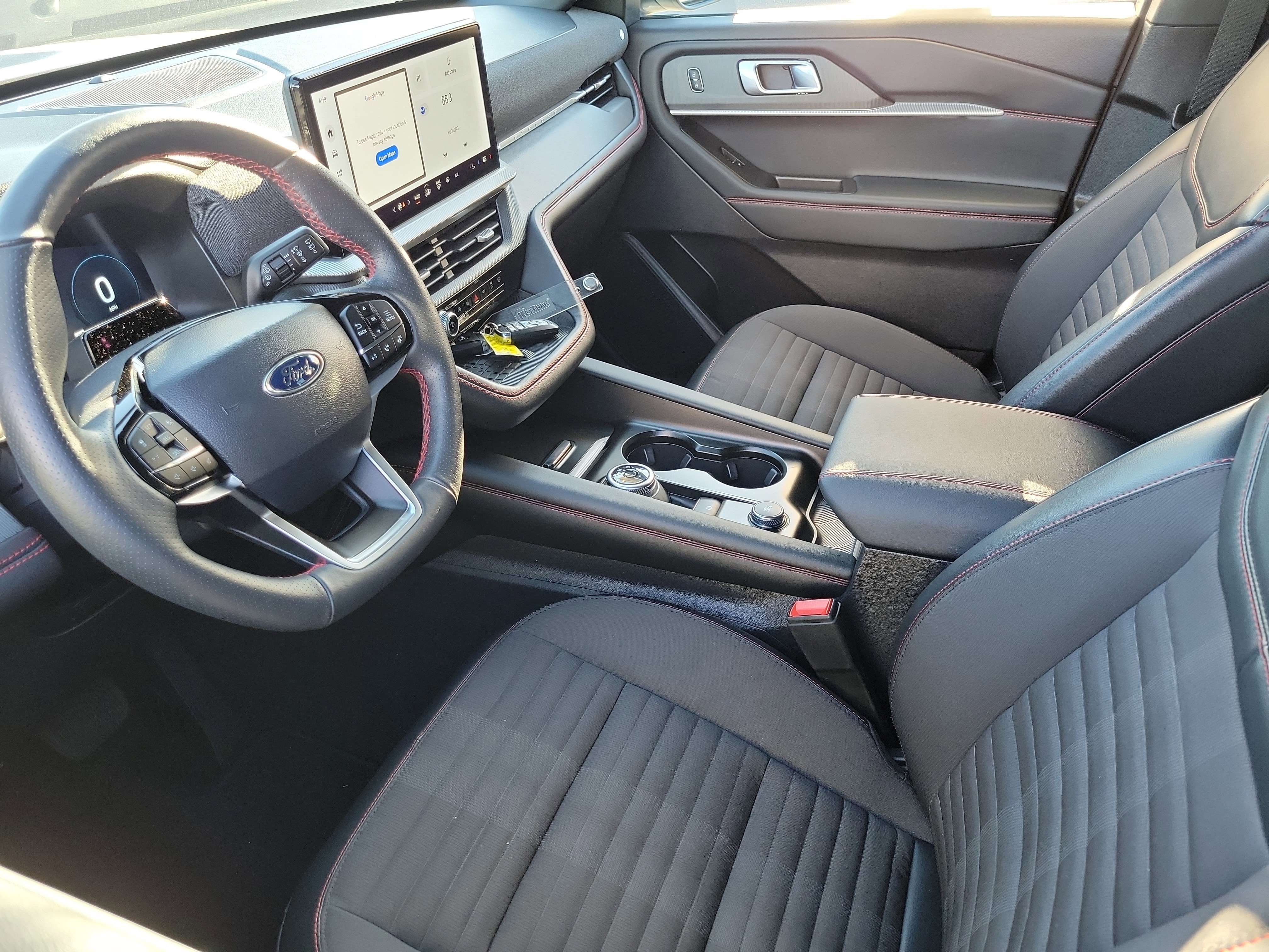 Certified 2025 Ford Explorer ST-Line w/ Premium Package image 4