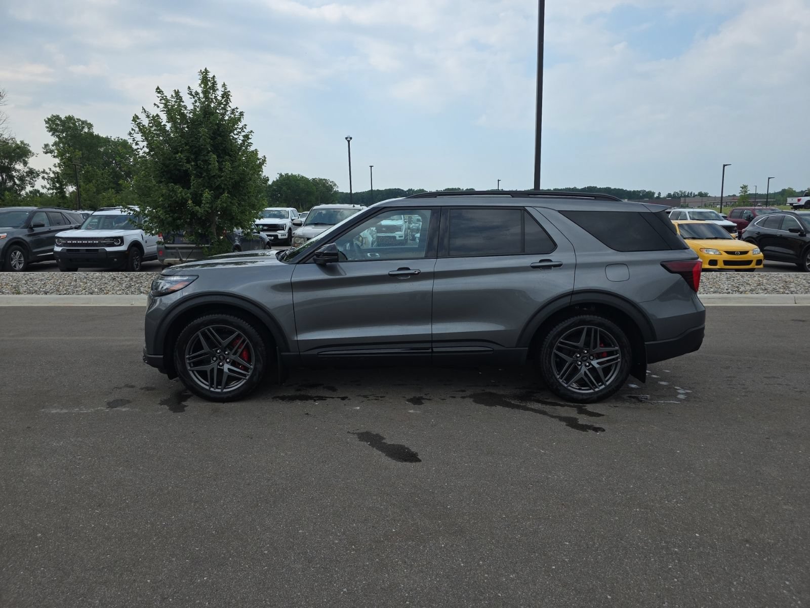 Certified 2025 Ford Explorer ST w/ Sun And Sound Package AWD/4WD image 4