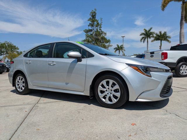 Used 2025 Toyota Corolla LE FWD image 7