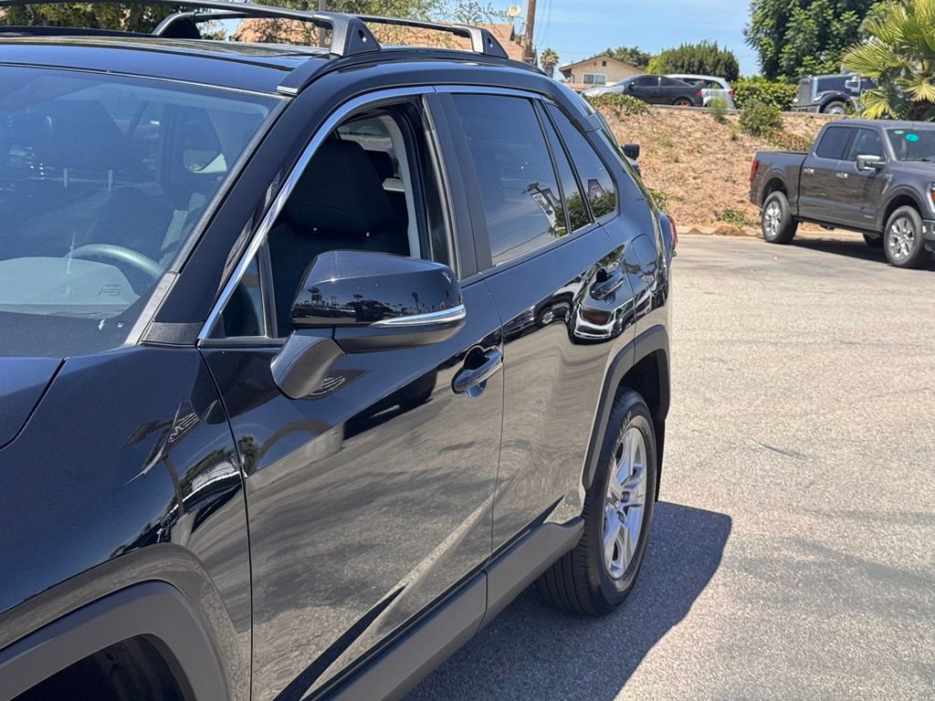 Used 2025 Toyota RAV4 XLE FWD image 9
