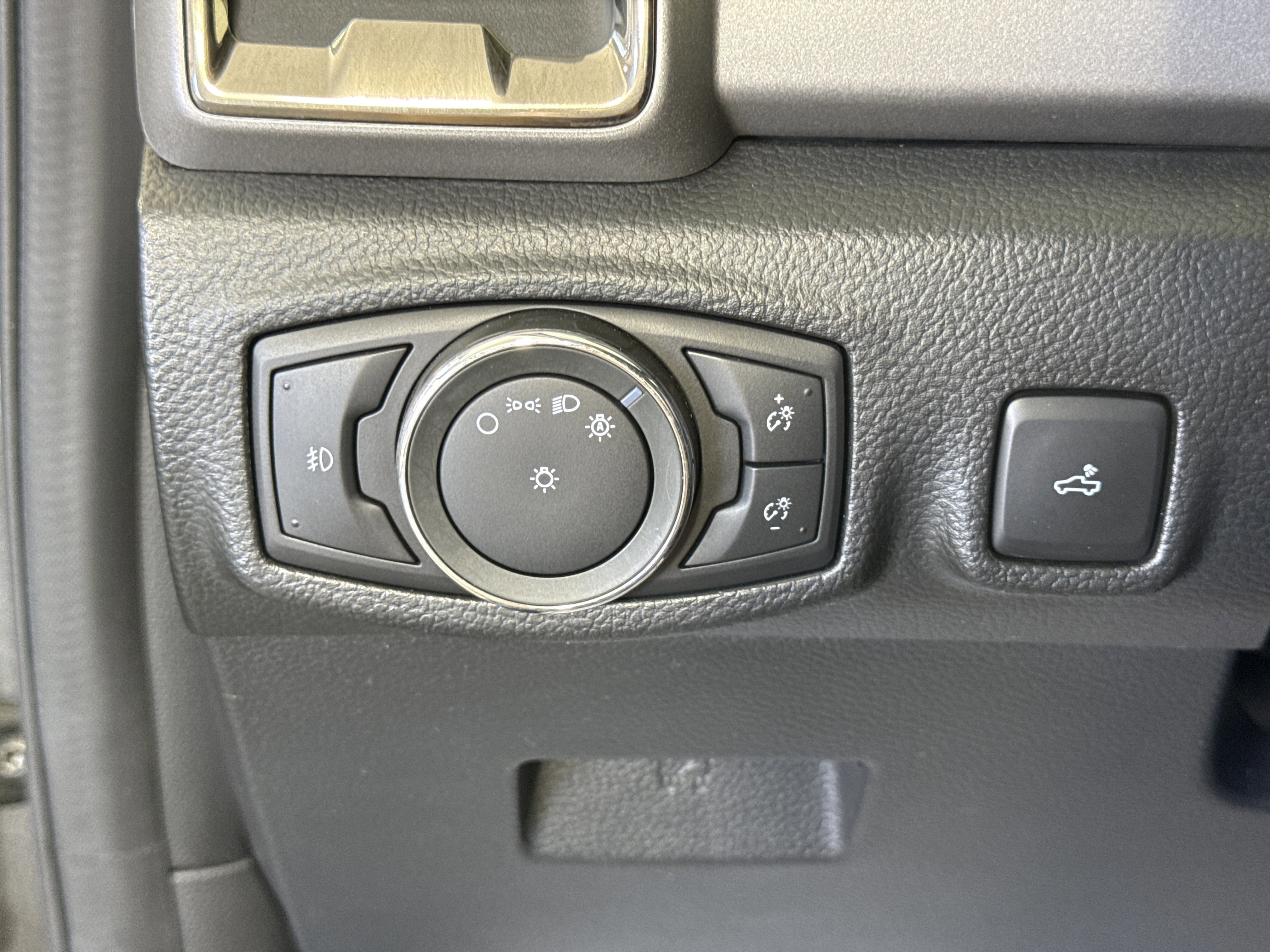 Certified 2019 Ford Ranger XLT w/ Equipment Group 302A Luxury image 25