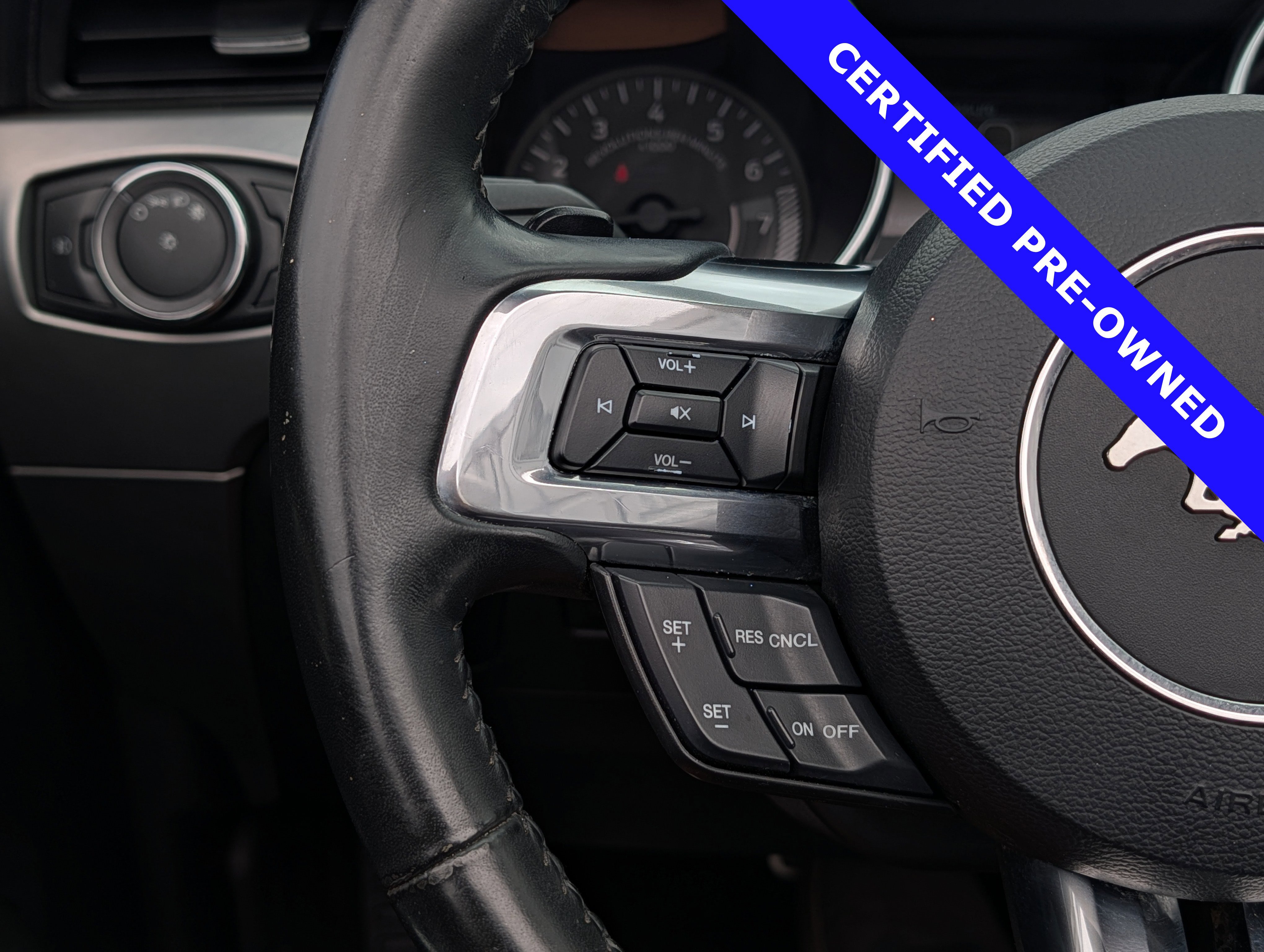 Certified 2018 Ford Mustang Premium RWD image 18