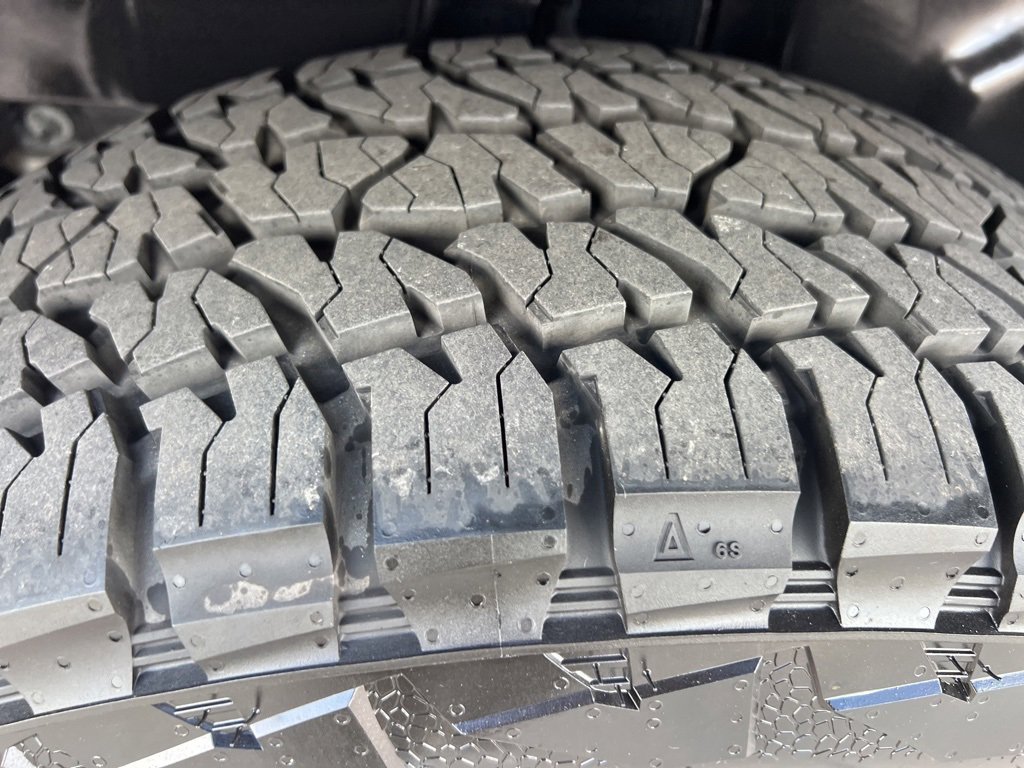 Used 2022 Jeep Cherokee Trailhawk image 10