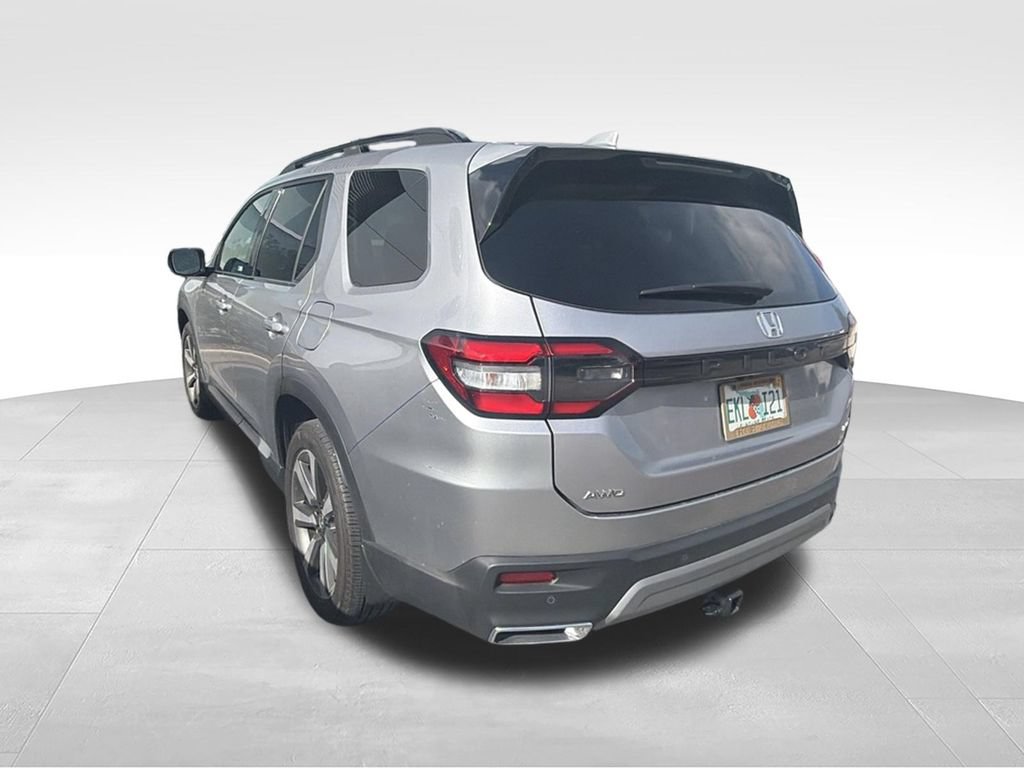 Used 2025 Honda Pilot Elite image 7