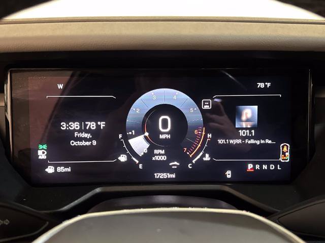 Used 2026 GMC Acadia Elevation w/ Elevation Premium Package FWD image 16