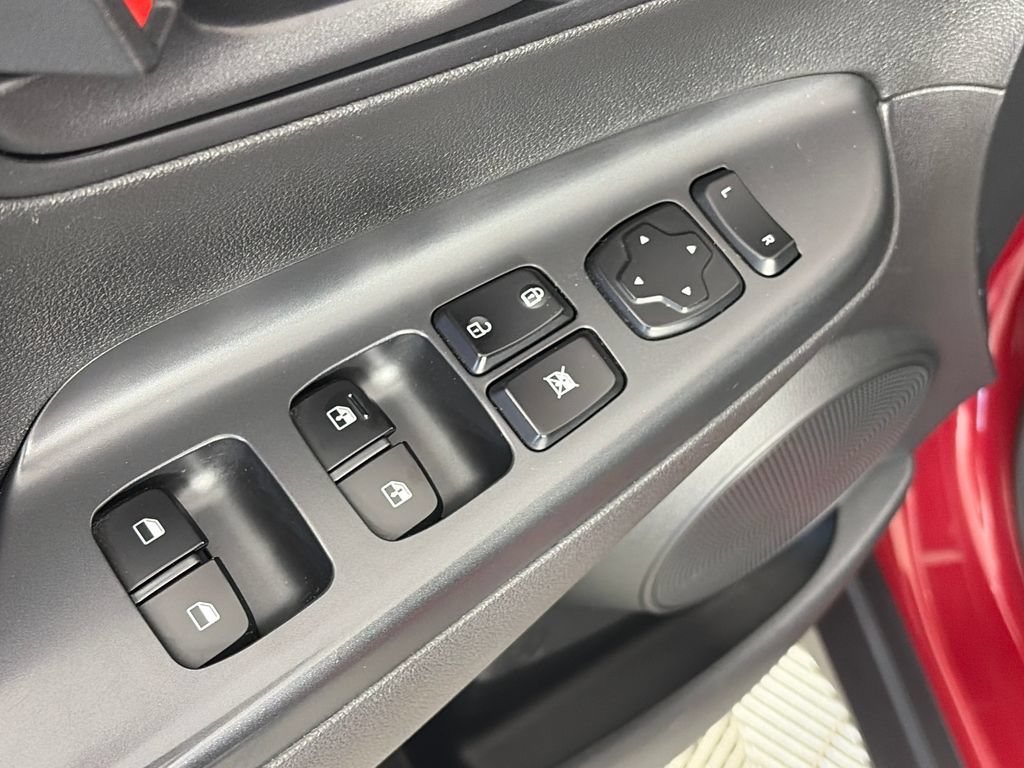 Used 2018 Hyundai Kona SEL AWD/4WD image 24