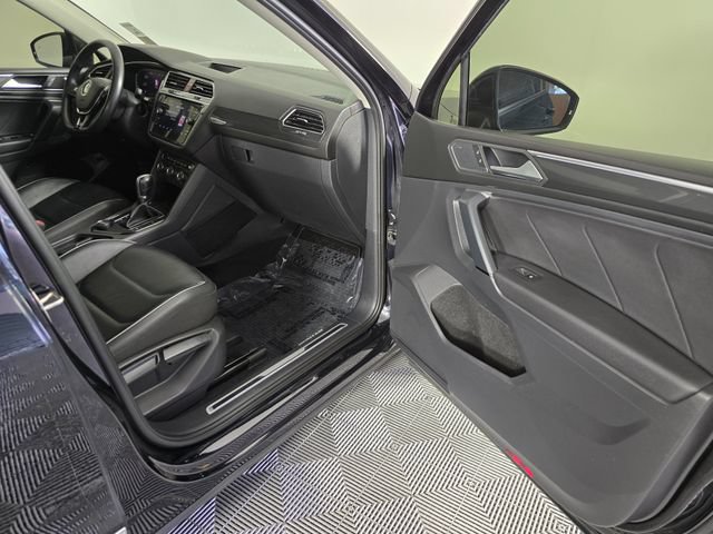Used 2019 Volkswagen Tiguan SEL Premium AWD/4WD image 12