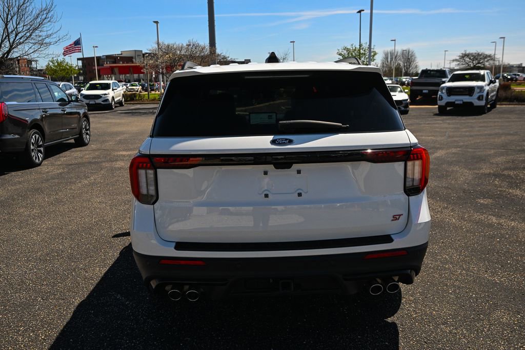 Certified 2025 Ford Explorer ST AWD/4WD image 6