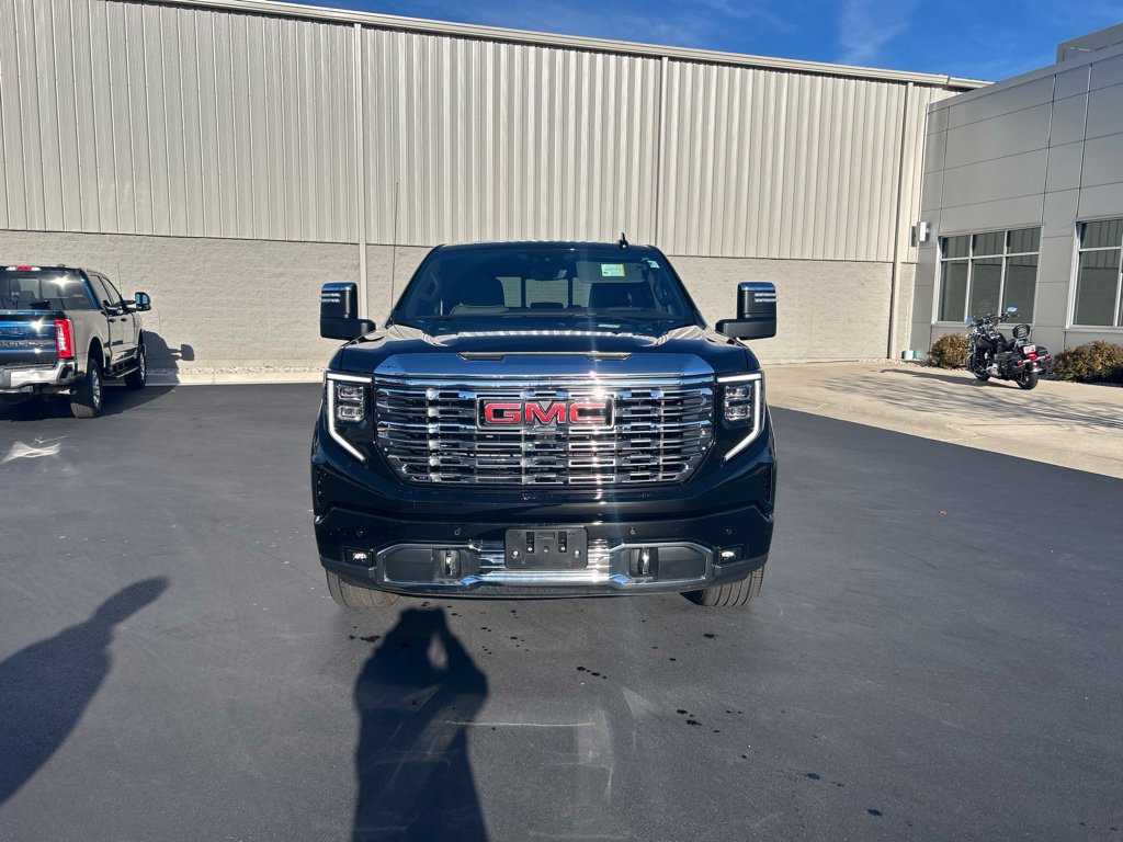 Used 2025 GMC Sierra 1500 Denali w/ Denali Reserve Package AWD/4WD image 9