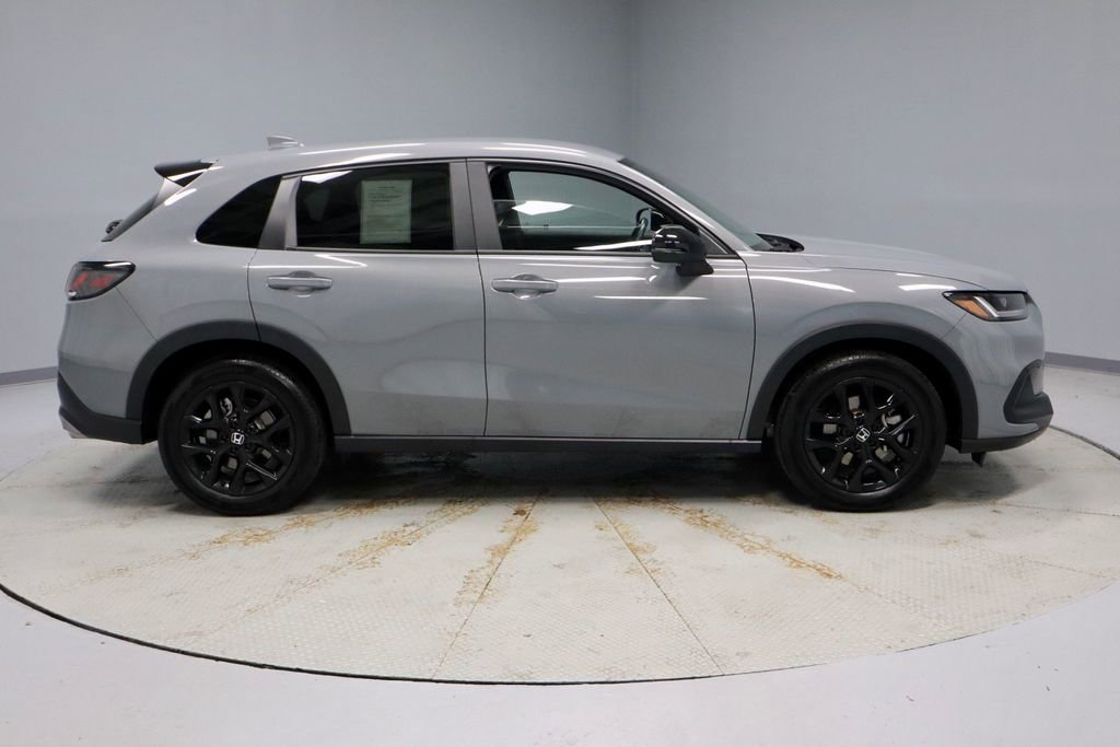 Used 2025 Honda HR-V Sport image 12