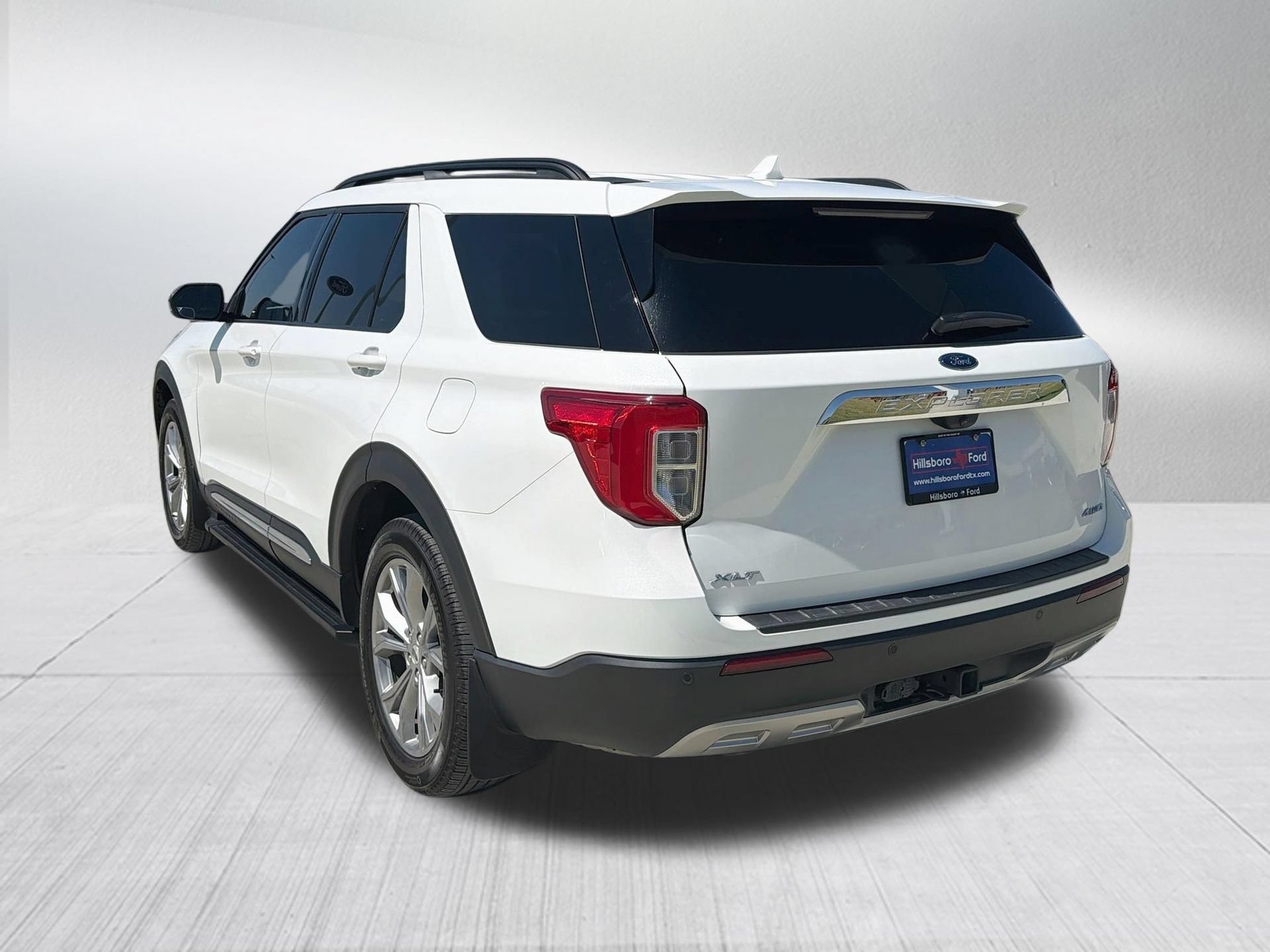 Certified 2024 Ford Explorer XLT w/ Equipment Group 202A AWD/4WD image 10