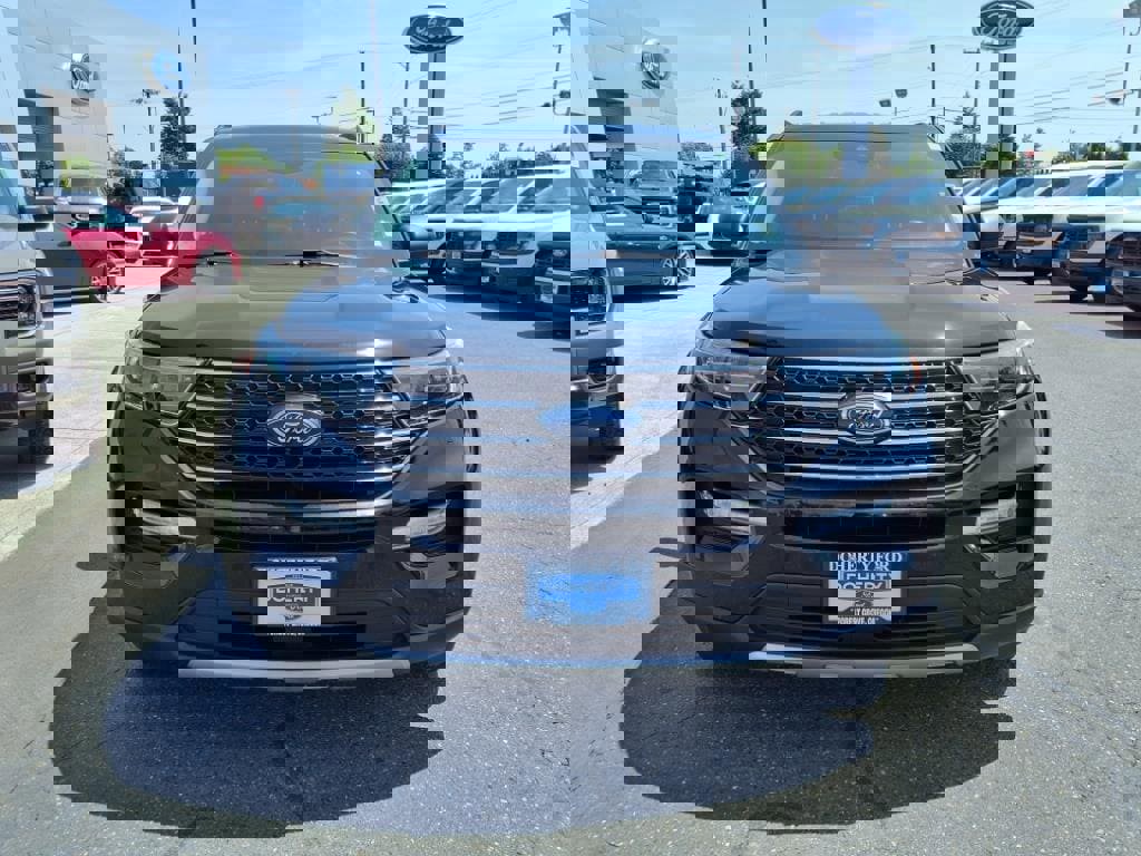 Certified 2022 Ford Explorer XLT w/ Equipment Group 202A image 2