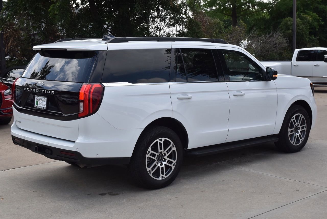Certified 2025 Ford Expedition Active AWD/4WD image 7