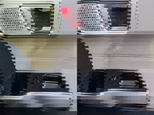 Certified 2023 Ford Explorer Limited w/ Limited Technology Package image 32