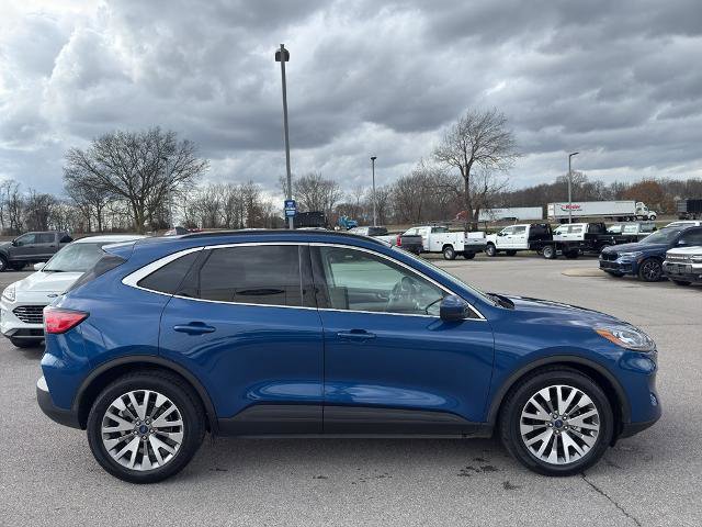 Certified 2022 Ford Escape Titanium image 2