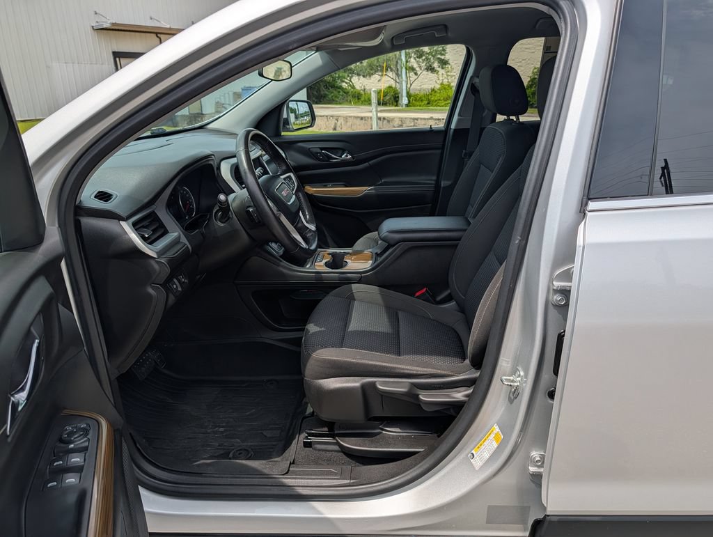 Used 2020 GMC Acadia SLE FWD image 18