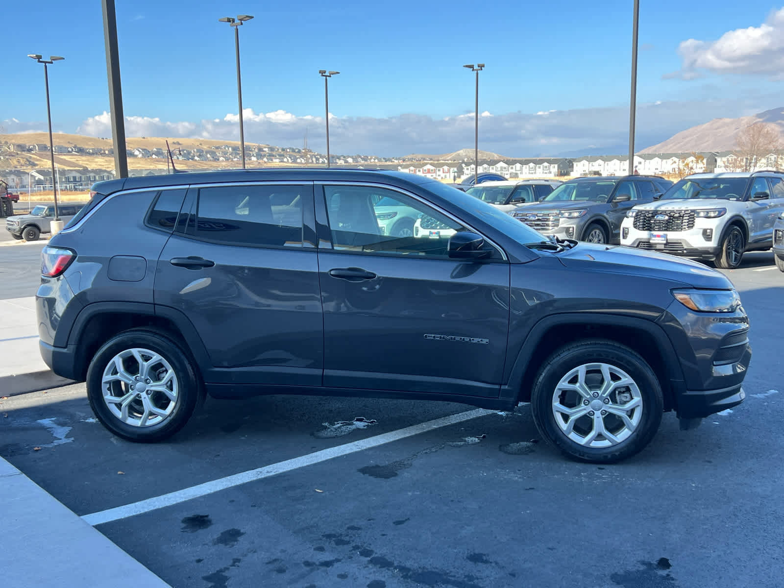Used 2024 Jeep Compass Sport image 6