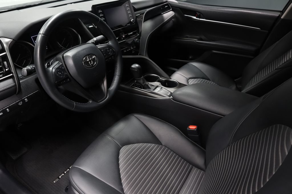 Used 2022 Toyota Camry SE w/ Convenience Package FWD image 22