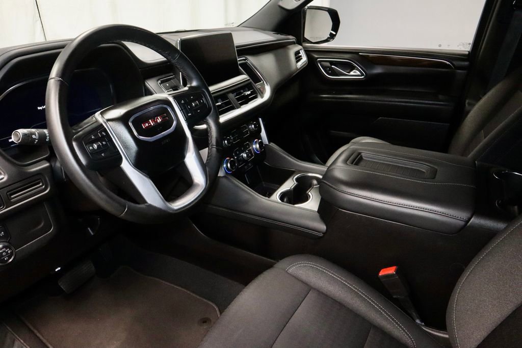 Used 2024 GMC Yukon XL SLE image 23