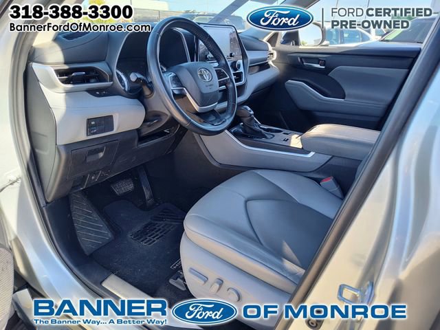 Used 2022 Toyota Highlander XLE image 9