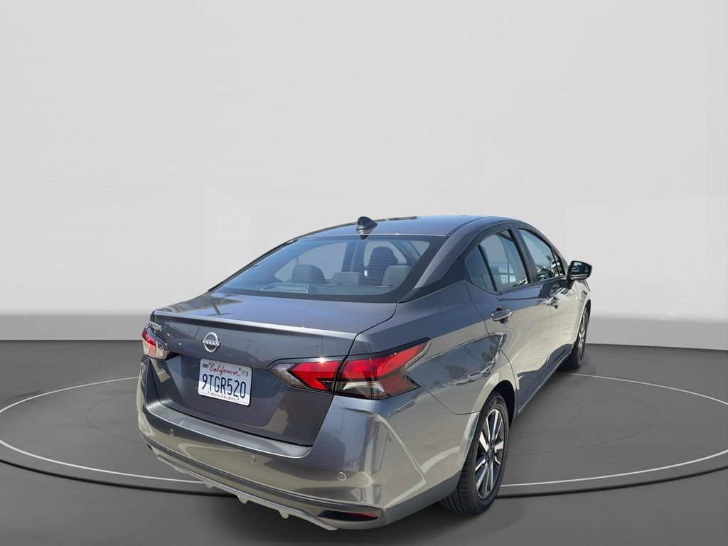 Used 2025 Nissan Versa SV FWD image 5