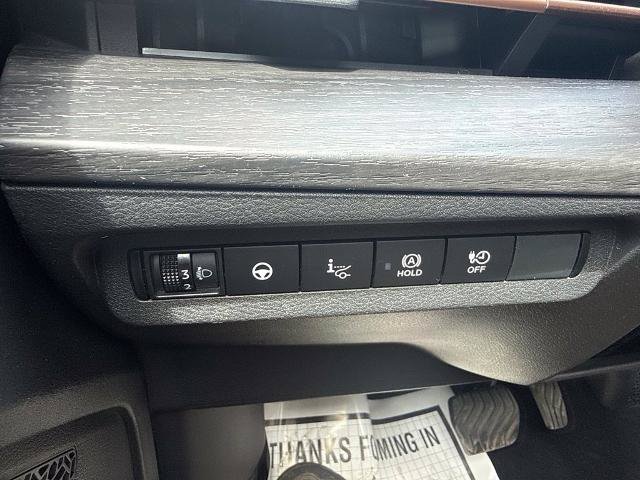 Used 2025 Nissan Ariya AWD image 13