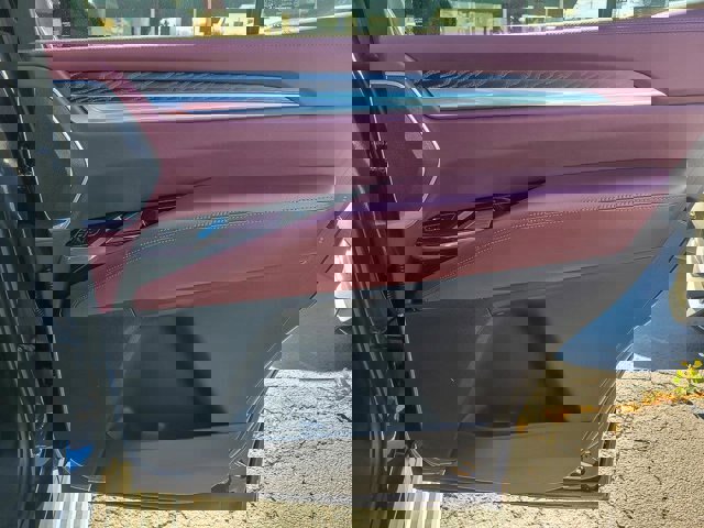 Used 2025 Cadillac Escalade Premium Luxury image 30