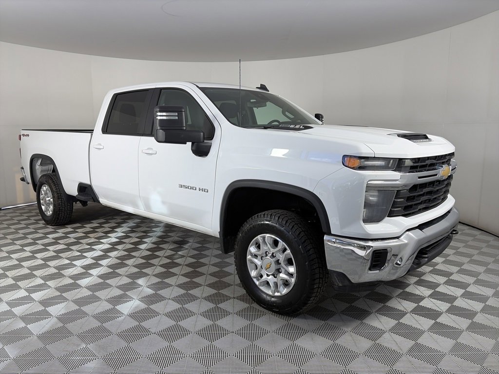 Used 2024 Chevrolet Silverado 3500 LT image 6
